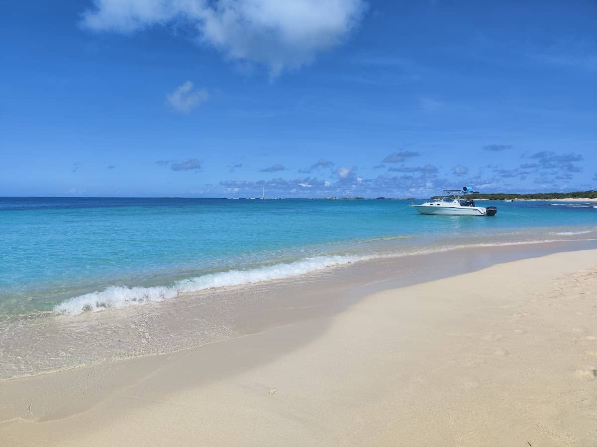 Cayo Diablo (reef stop) beach in Fajardo, Puerto Rico - scenic coastal view