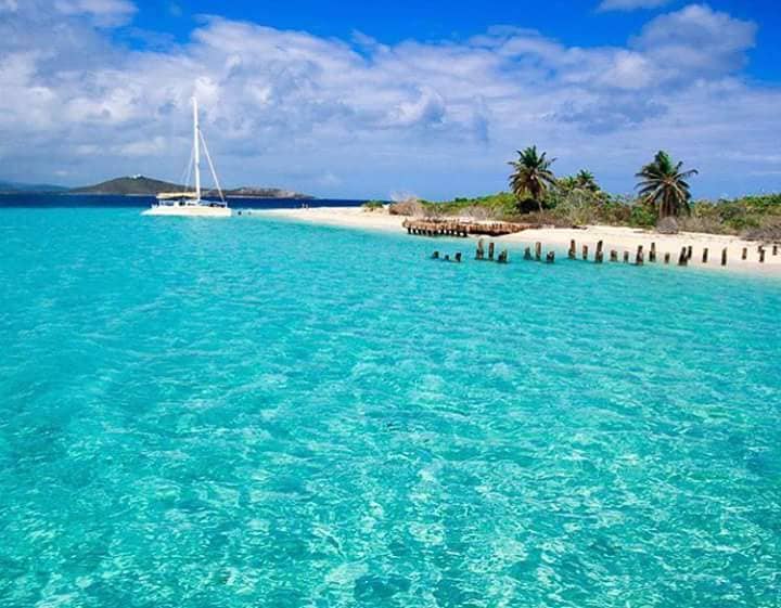 Cayo Icacos (La Cordillera) beach in Fajardo, Puerto Rico - scenic coastal view