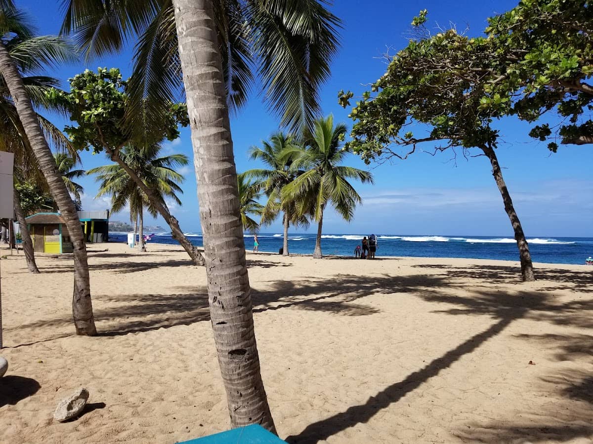 Escambrón – Bateria del Escambrón Cove beach in San Juan, Puerto Rico - scenic coastal view
