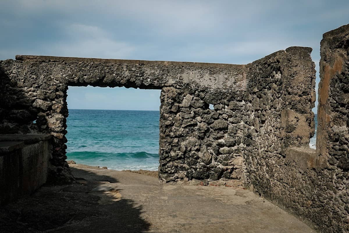 Tunel de Guajataca Pocket beach in Quebradillas, Puerto Rico - scenic coastal view